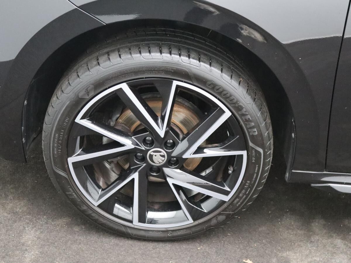 Skoda Kamiq Monte Carlo 1.5 TSI DSG / Pano, LED, ACC