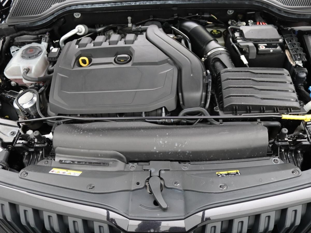 Skoda Kamiq Monte Carlo 1.5 TSI DSG / Pano, LED, ACC