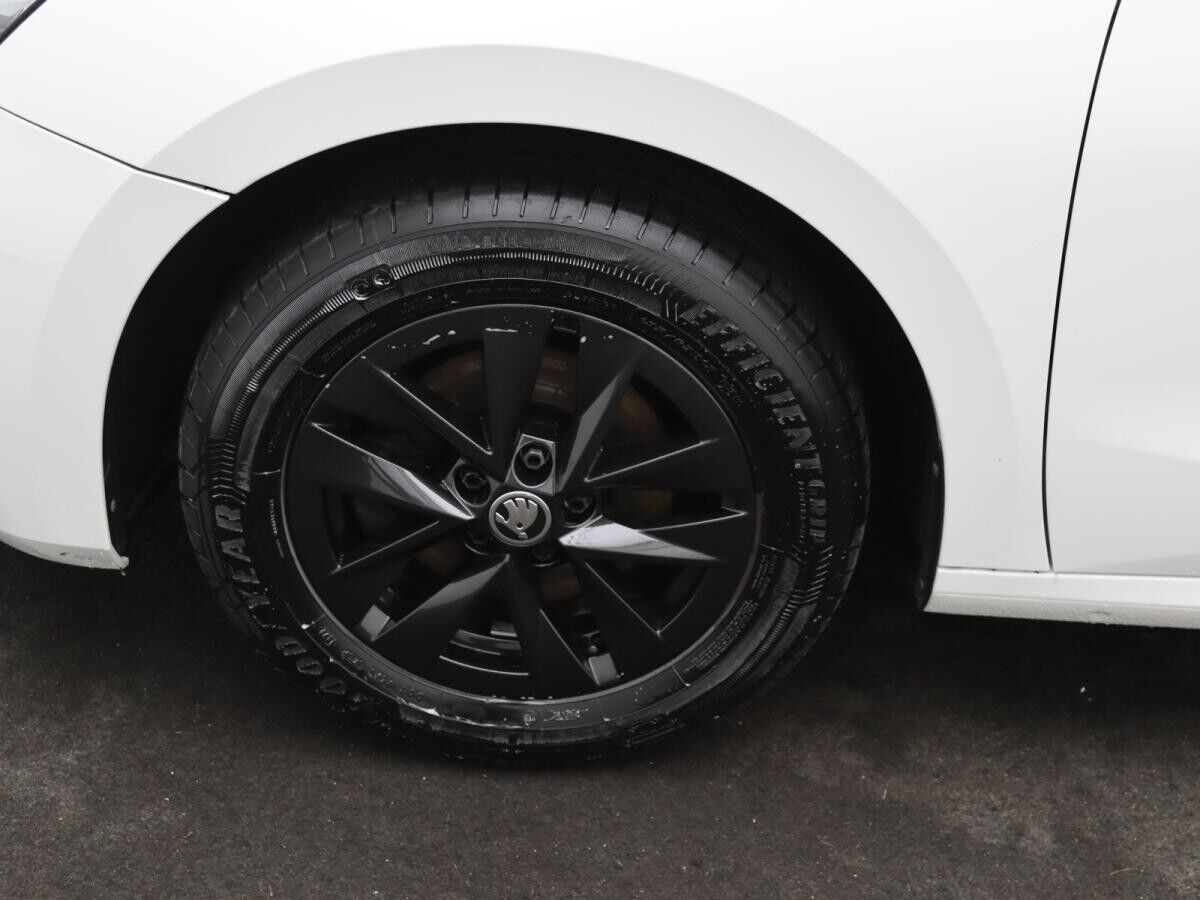 Skoda Fabia Style 1.0 TSI / LED, ACC, Navi, PDC, SHZ