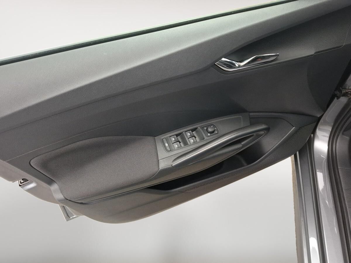 Skoda Fabia 1.0 TSI RFK LED Navi KeyLess PDC