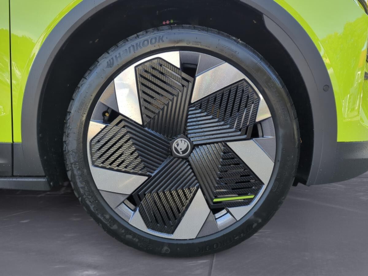 Skoda Elroq RS 340PS 4x4 ! 21-ZOLL / AHK / MAXX-PAKET / WÄRMEPUMPE / WINTER!