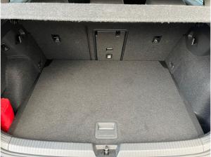 Volkswagen Golf Life 1.5 TSI / Standh., LED, ACC, Navi, AHK