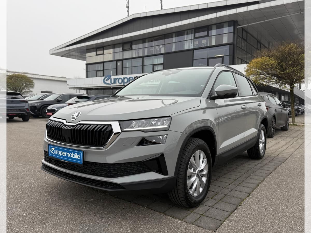 Skoda Karoq SELECTION 1.5 TSI DSG (UVP 43.359€ /KW48/25) AHK/PARK/WINTER/KESSY/230V/4J.GARA./UVM.