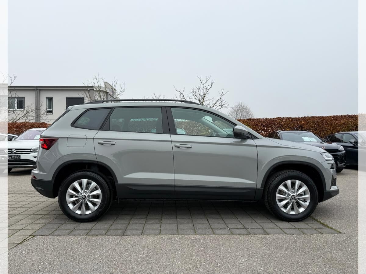 Skoda Karoq SELECTION 1.5 TSI DSG (UVP 43.359€ /KW48/25) AHK/PARK/WINTER/KESSY/230V/4J.GARA./UVM.