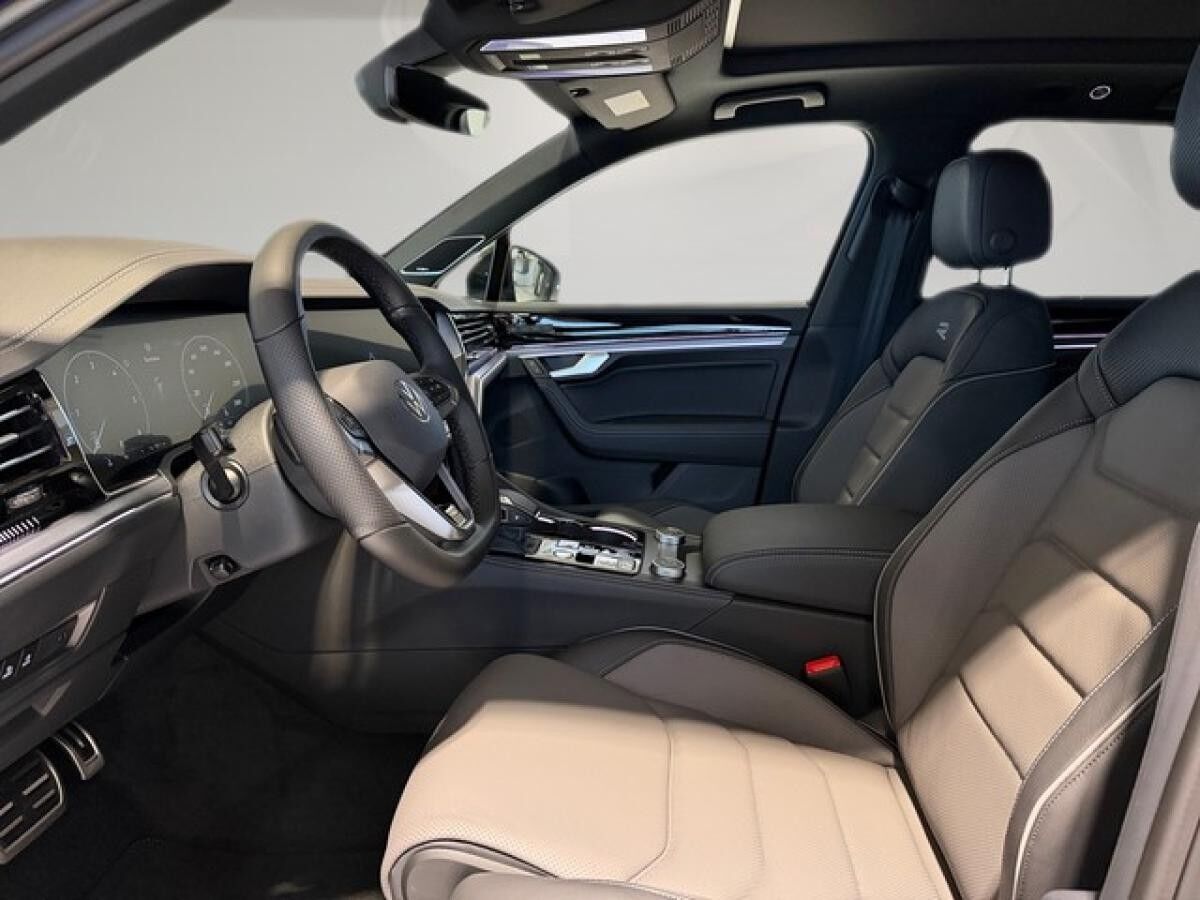 Volkswagen Touareg 3.0TDI 4M R-Line AHK+HUD+PANO+STDHZ+22"+