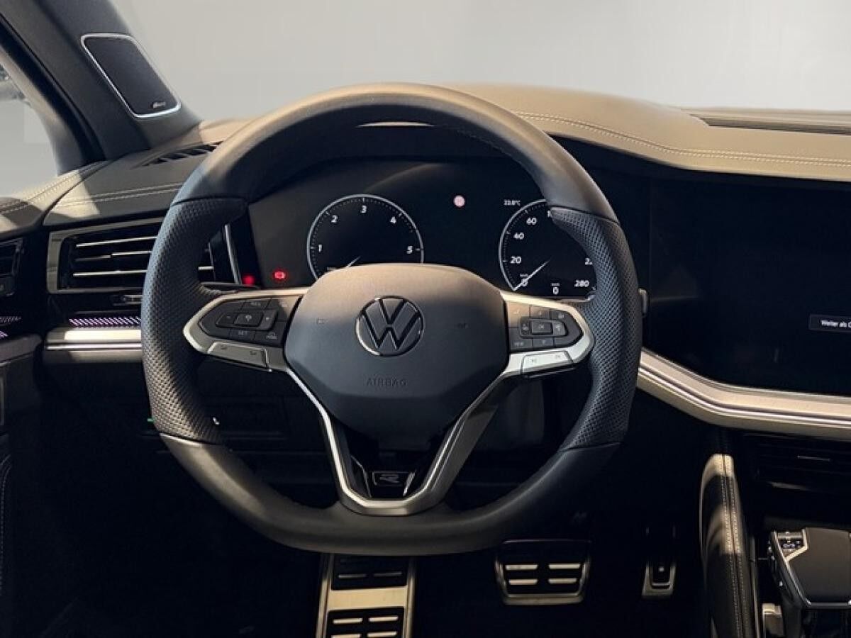 Volkswagen Touareg 3.0TDI 4M R-Line AHK+HUD+PANO+STDHZ+22"+