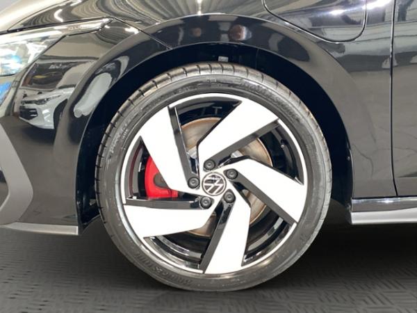 Volkswagen Golf VIII GTE 1.5 eHybrid OPF DSG KLIMA LED NAVI