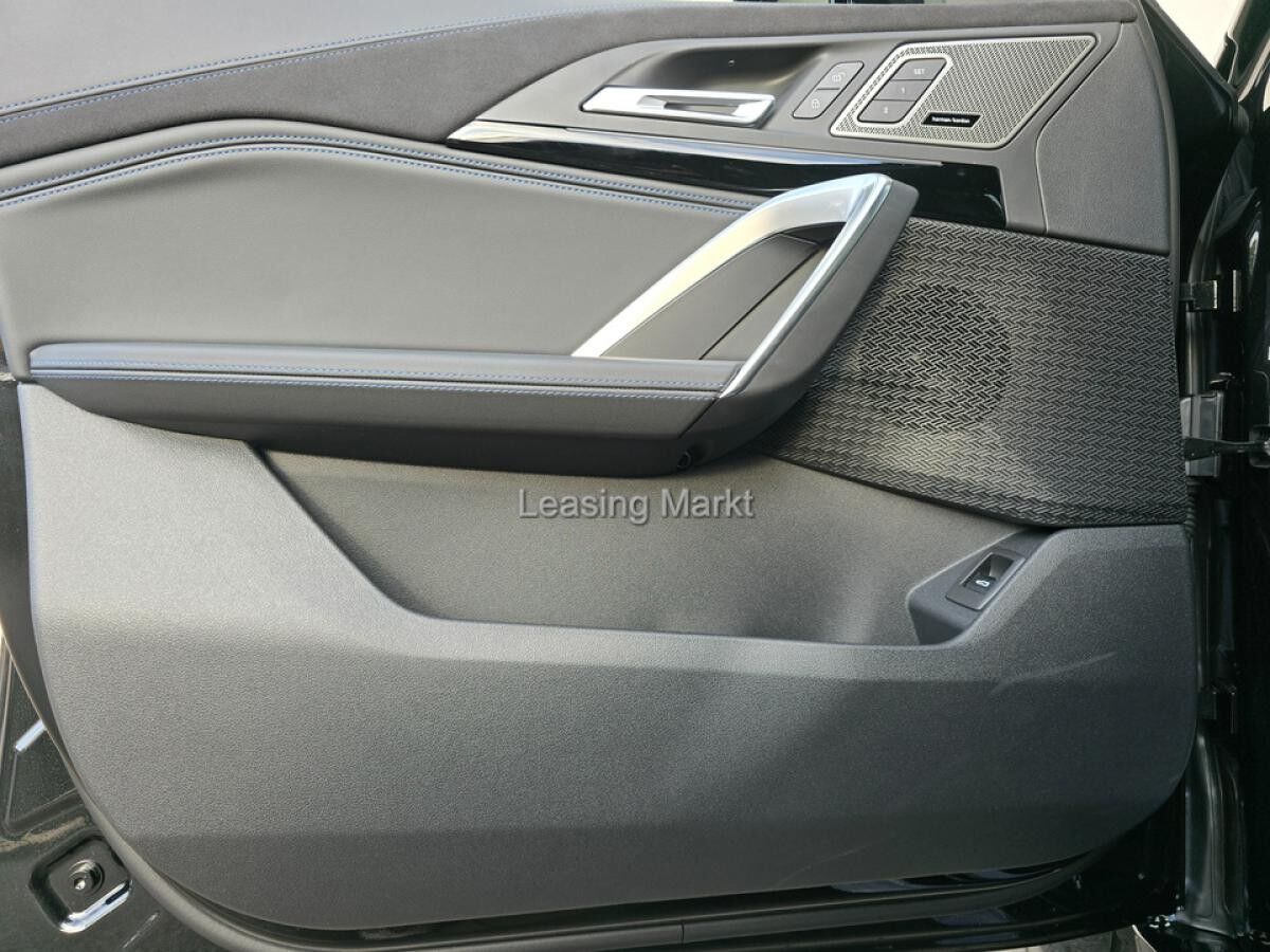 BMW X2 sDrive20i Steptronic DCT Navi DSG Tempom.aktiv Bluetooth PDC