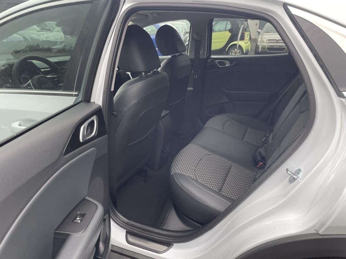 Kia XCeed Xceed MJ 25 1.5 T-GDI Navi LED PDC v+h Kamera