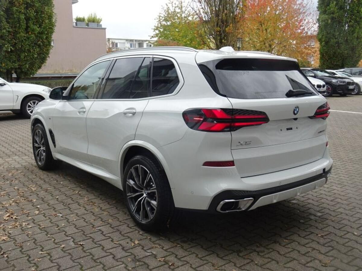 BMW X5 xDrive30d ab Lager !