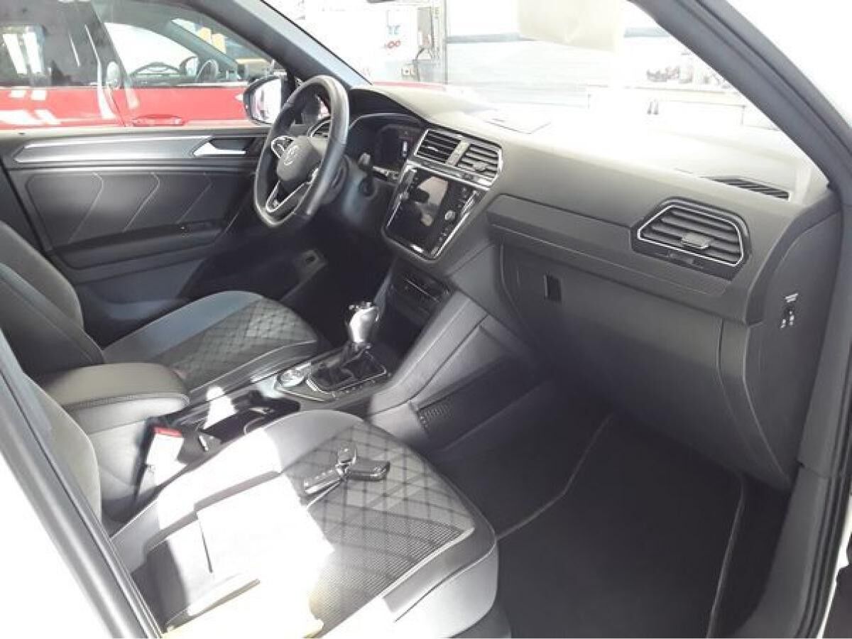 Volkswagen Tiguan Allspace R-Line 4Motion 2,0 TSI DSG - IQ.Light Navi Rear View AHK ACC Standhzg. Digital Cockpit 7-Sitzer LM
