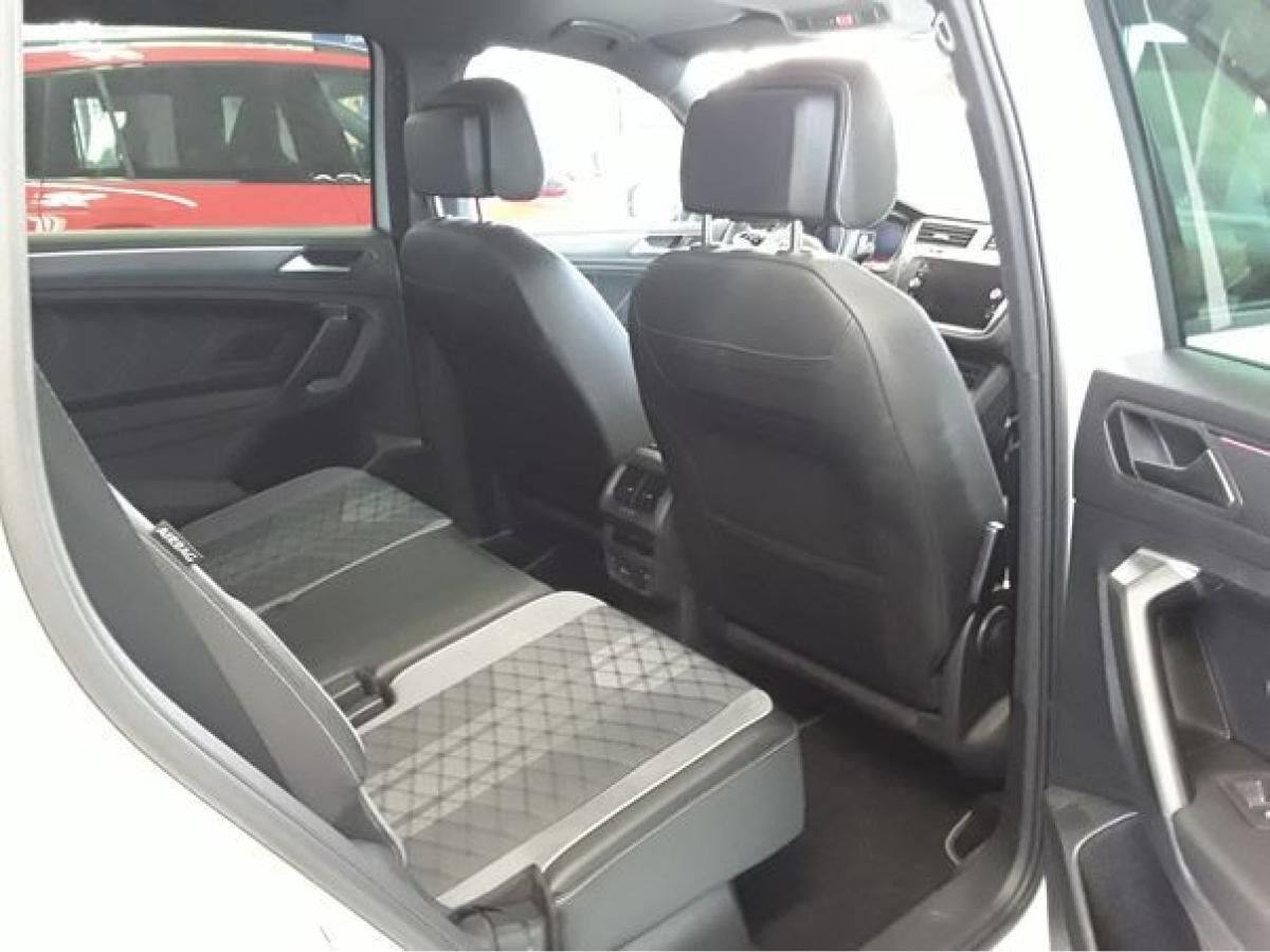 Volkswagen Tiguan Allspace R-Line 4Motion 2,0 TSI DSG - IQ.Light Navi Rear View AHK ACC Standhzg. Digital Cockpit 7-Sitzer LM