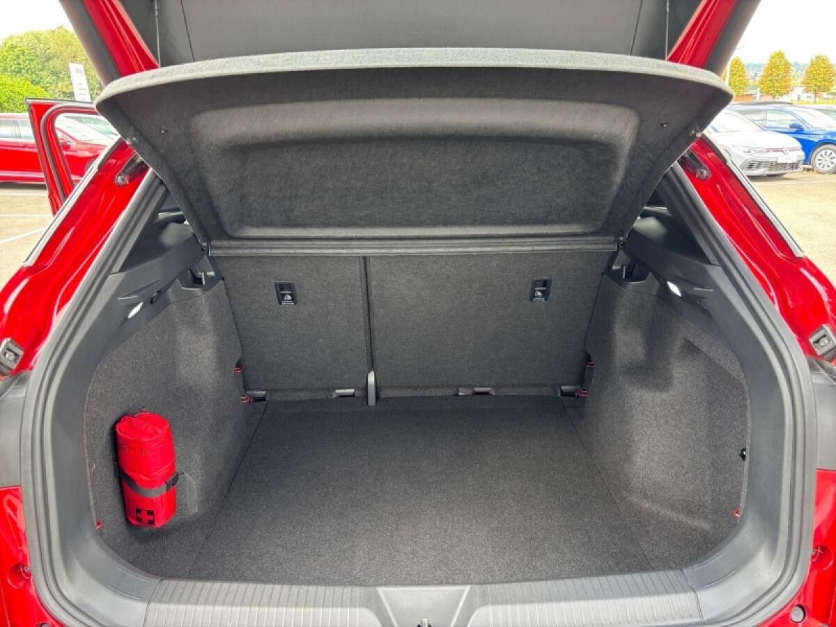 Volkswagen ID.4 Pure KAMERA ACC LED CARPLAY Side-Ass. 55 KW/h, sofort verfügbar