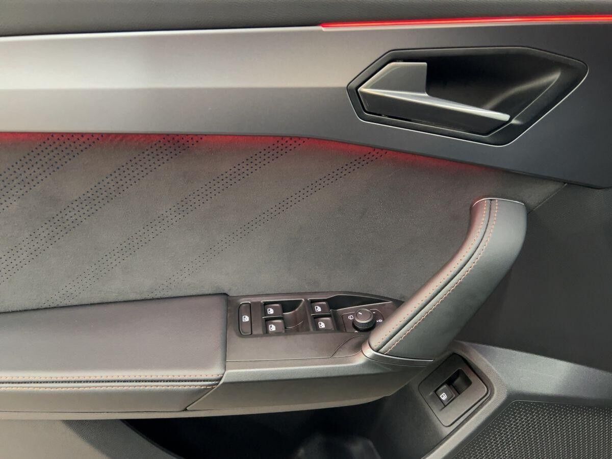 Cupra Leon 1.5 e-Hybrid DSG Navi Kamera Sitzhzg