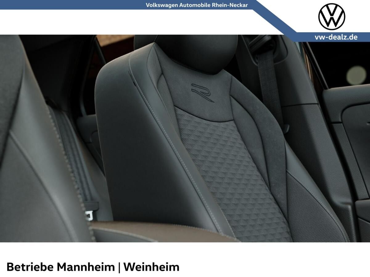 Volkswagen T-Roc R-Line 1.5 l eTSI DSG NAVI HeadUp LED 19"