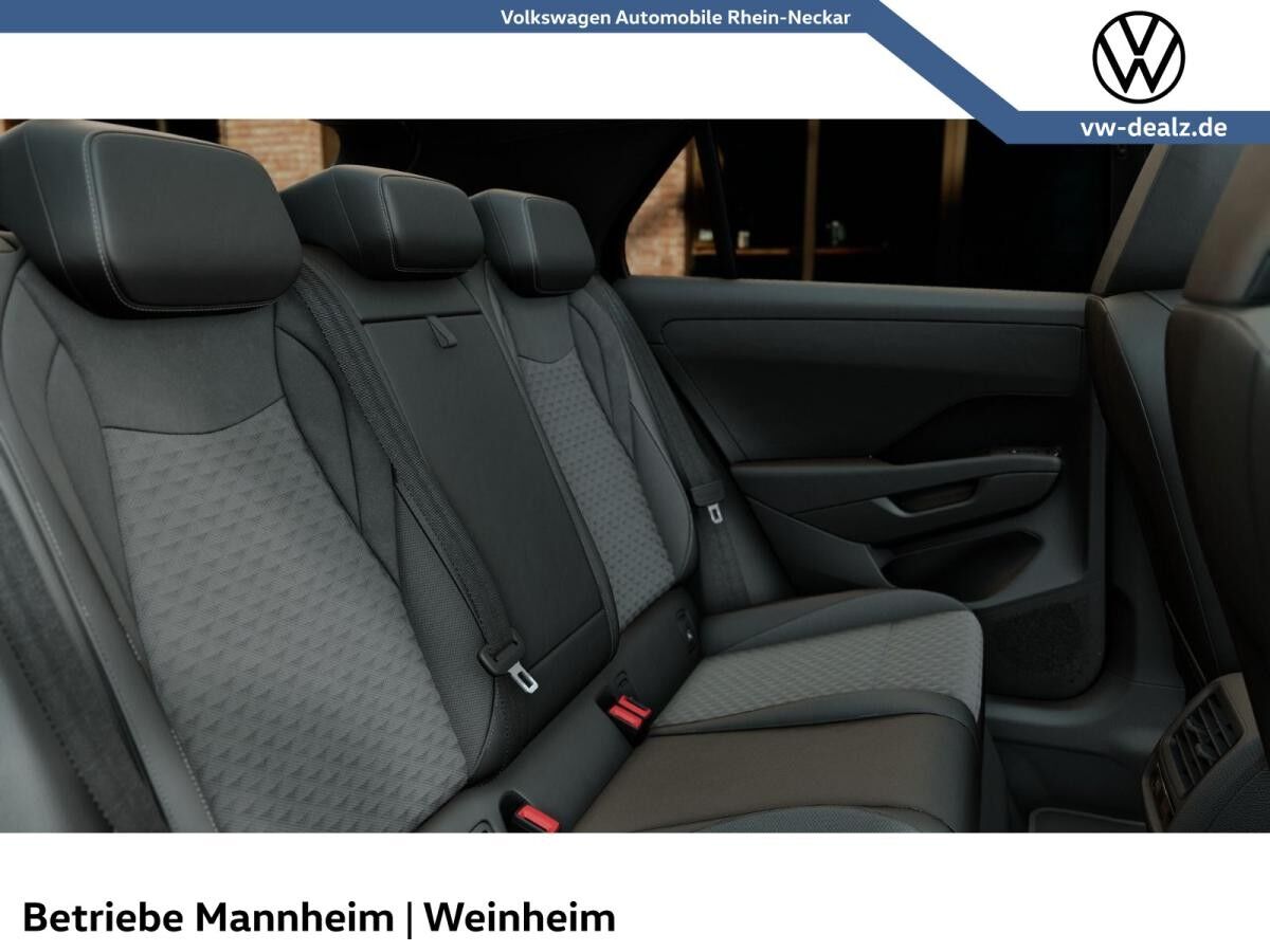 Volkswagen T-Roc R-Line 1.5 l eTSI DSG NAVI HeadUp LED 19"