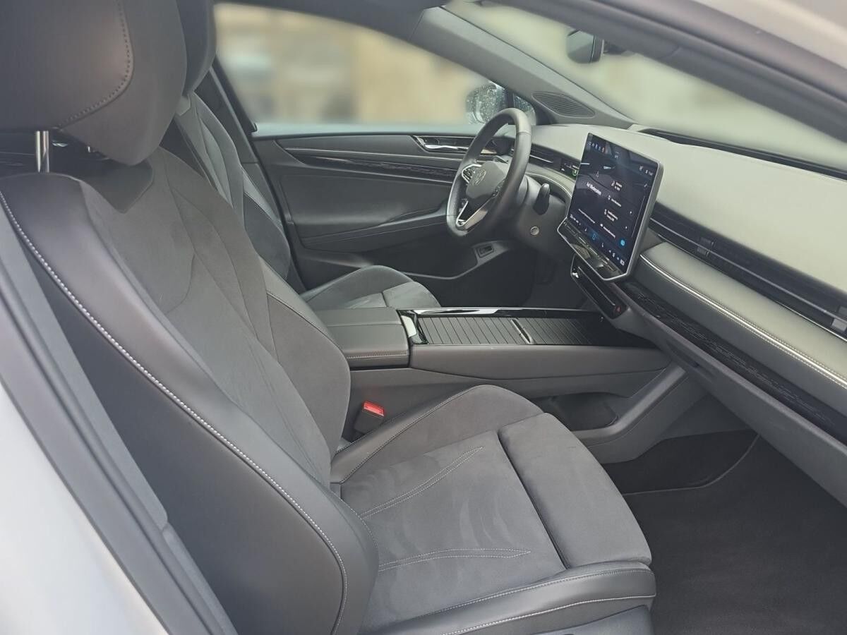 Volkswagen ID.7 Tourer Pro Navi AHK IQ.LIGHT - LED-Matrix-Scheinwerfer Sprachassistent DAB+