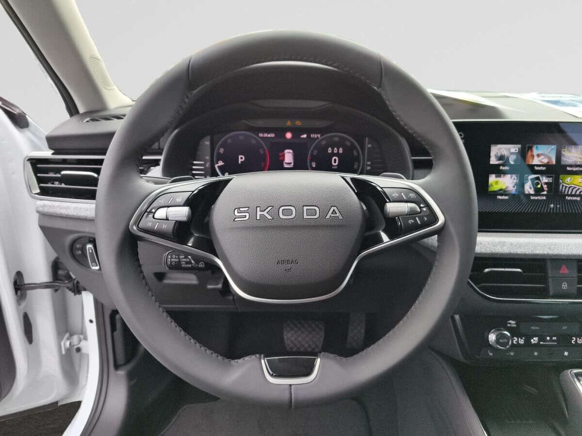 Skoda Kamiq 🌟1.5 TSI DSG Tour/ NAVI/ AHK/ 18"/ MATRIX SOFORT verfügbar 🌟