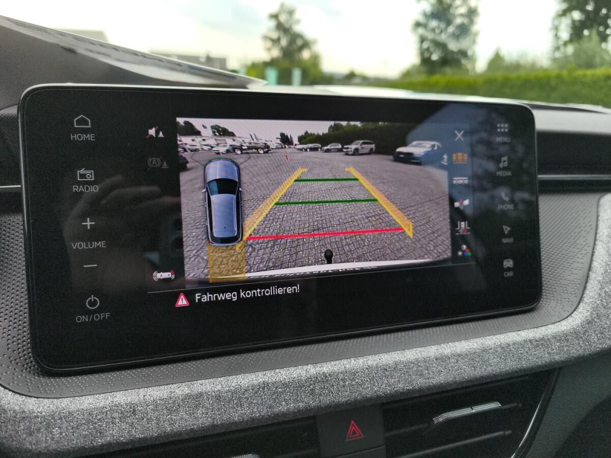 Skoda Kamiq 🌟1.5 TSI DSG Tour/ NAVI/ AHK/ 18"/ MATRIX SOFORT verfügbar 🌟