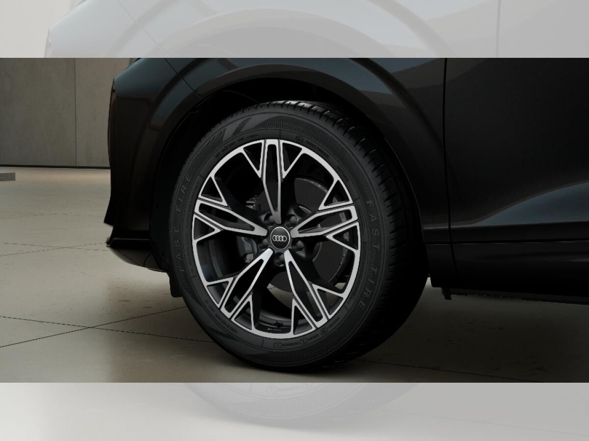 Audi Q3 SUV TFSI S tronic - MMI+ AHK PANO TECH+ S LINE SPORTSITZE