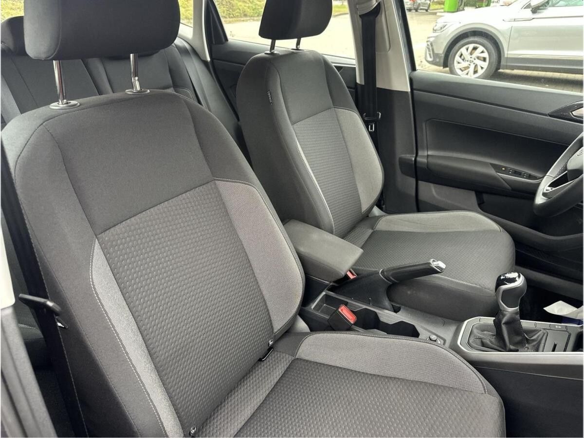 Volkswagen Polo VI (AE1)