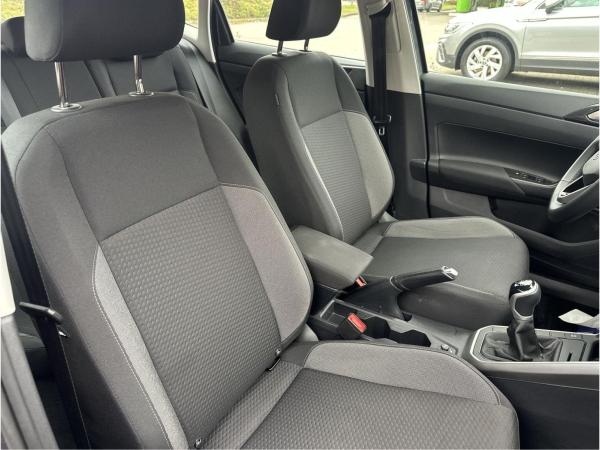 Volkswagen Polo VI (AE1)