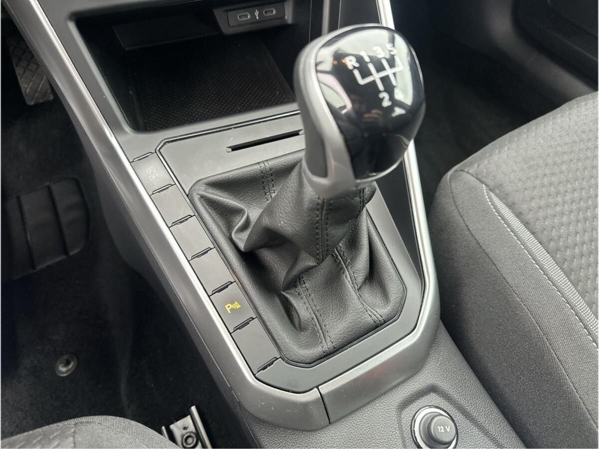 Volkswagen Polo VI (AE1)