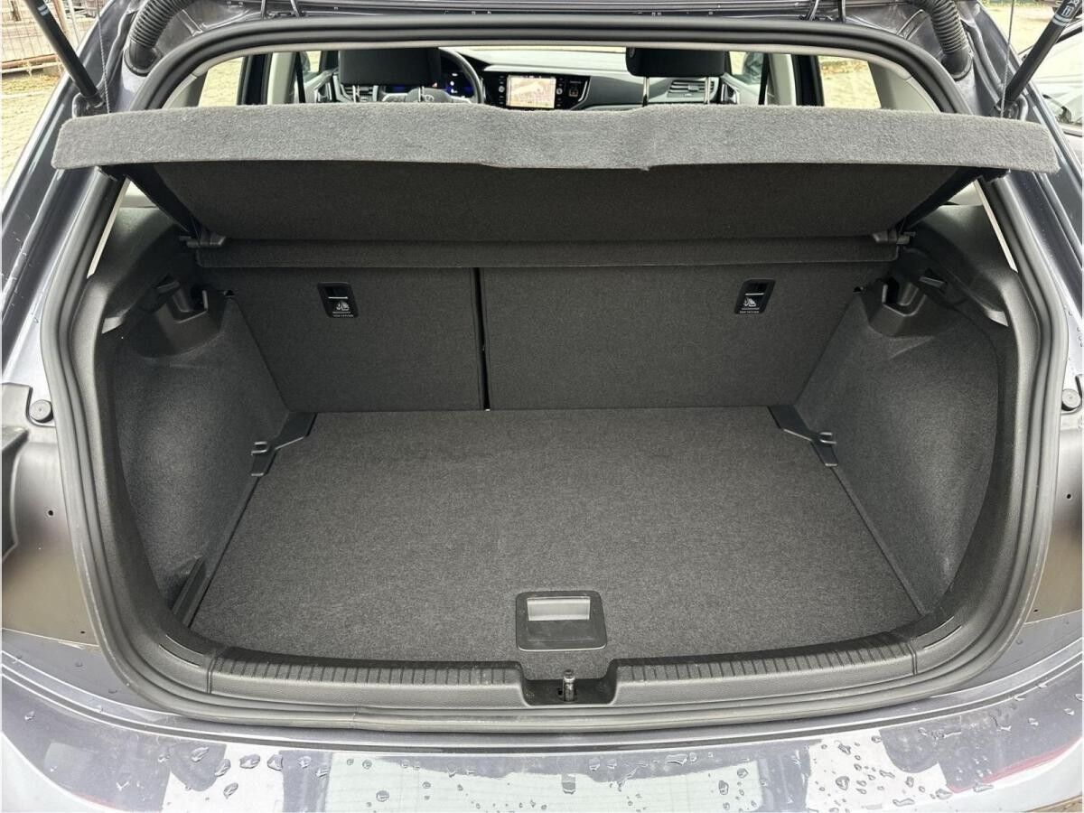 Volkswagen Polo VI (AE1)