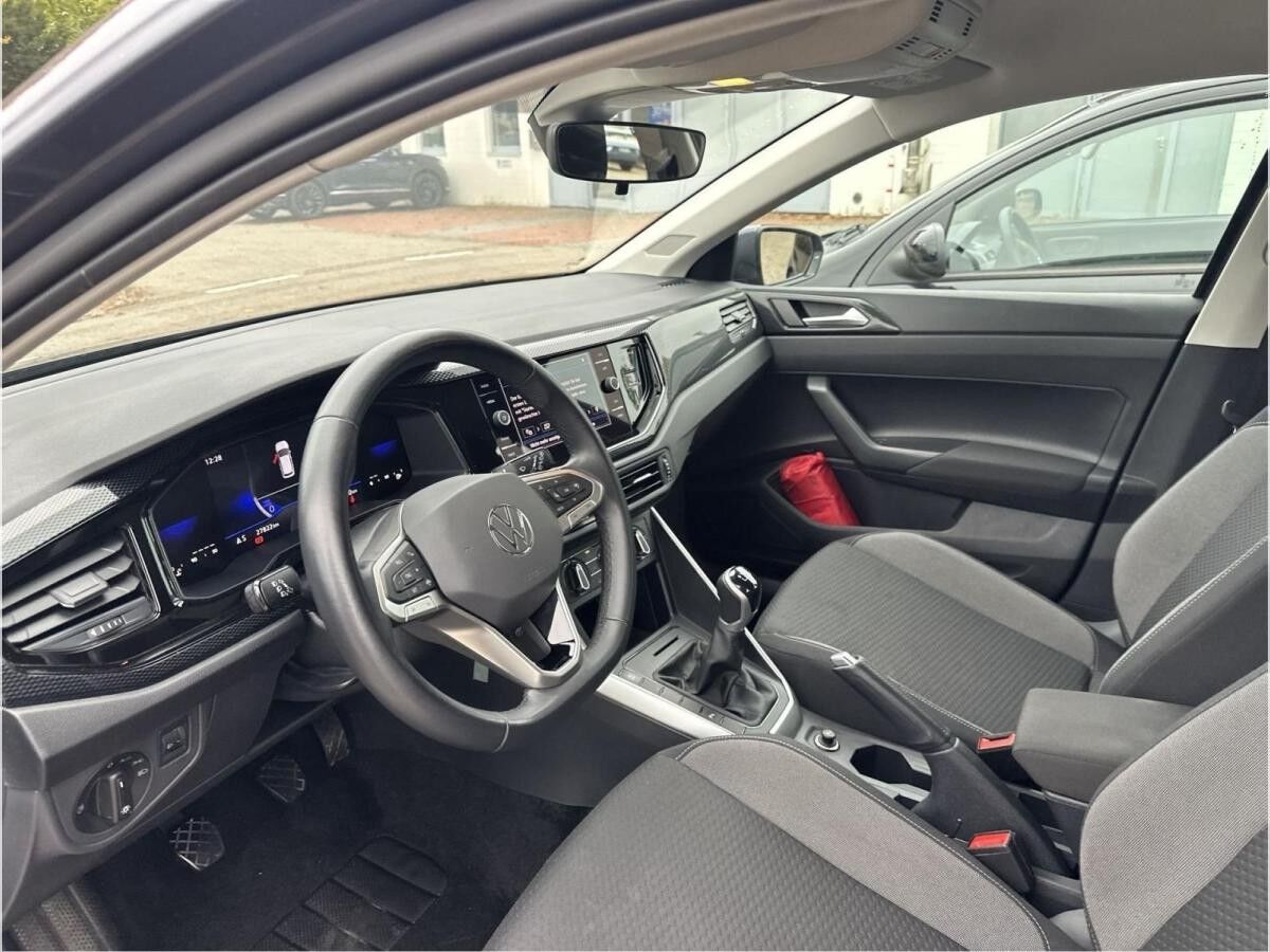 Volkswagen Polo VI (AE1)