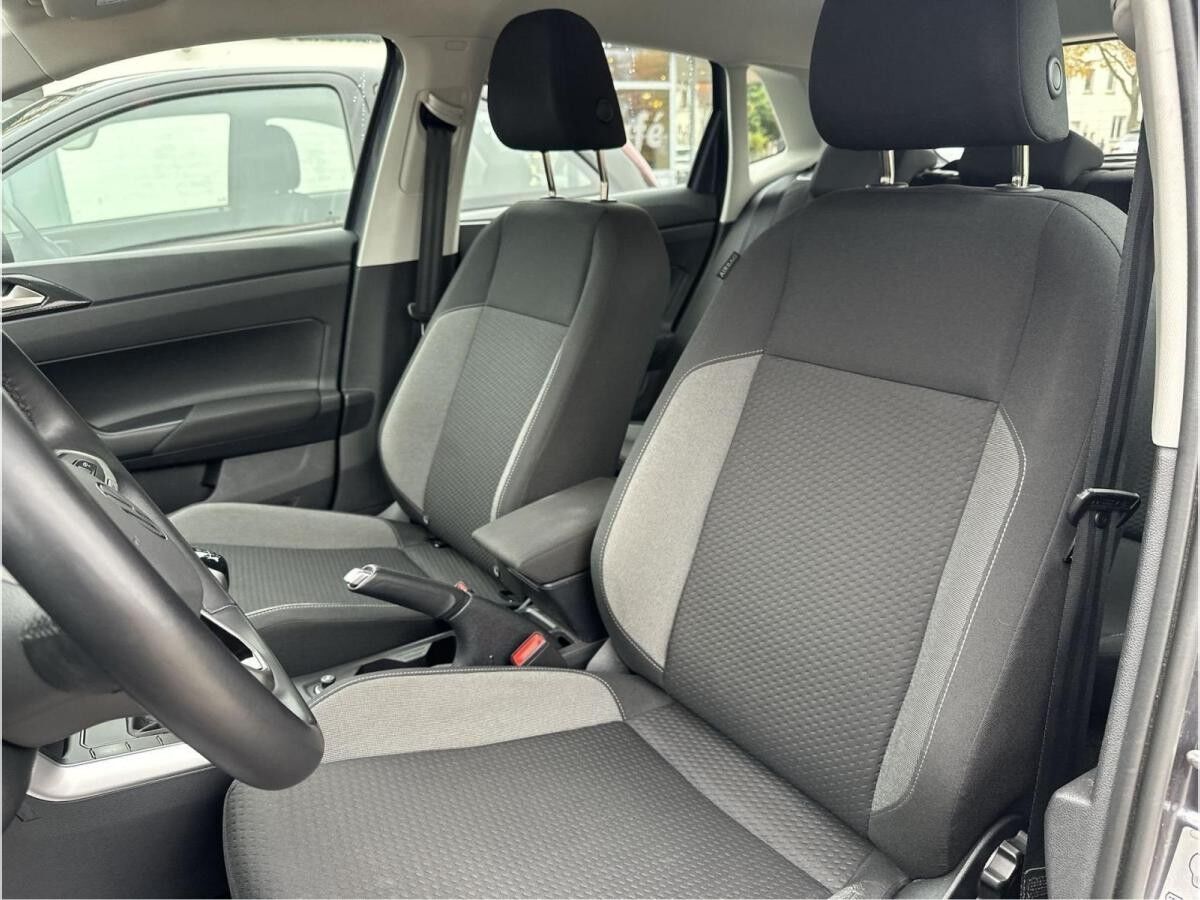 Volkswagen Polo VI (AE1)