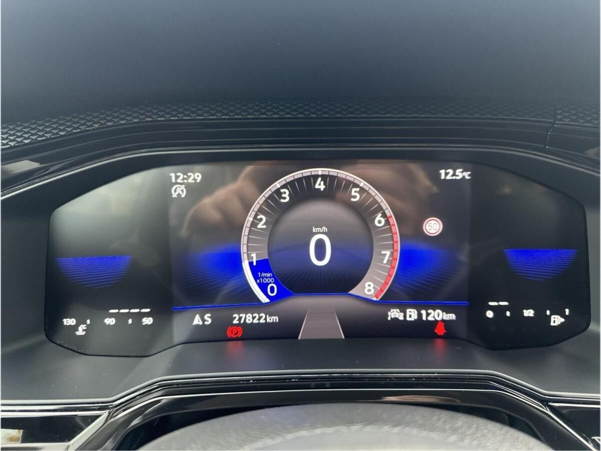 Volkswagen Polo VI (AE1)