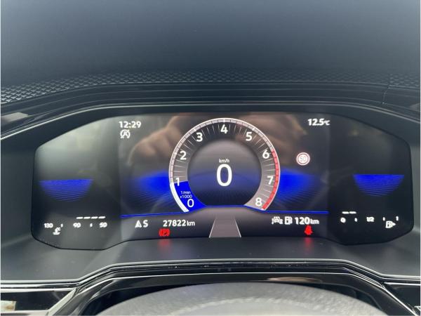 Volkswagen Polo VI (AE1)