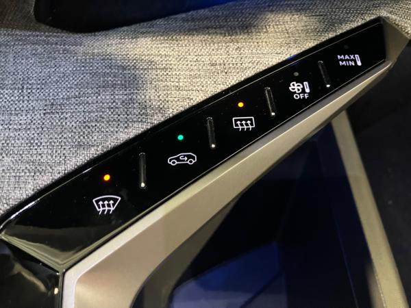 Peugeot 3008 1.2 Navi,Lenkradheizung,Sitzheizung