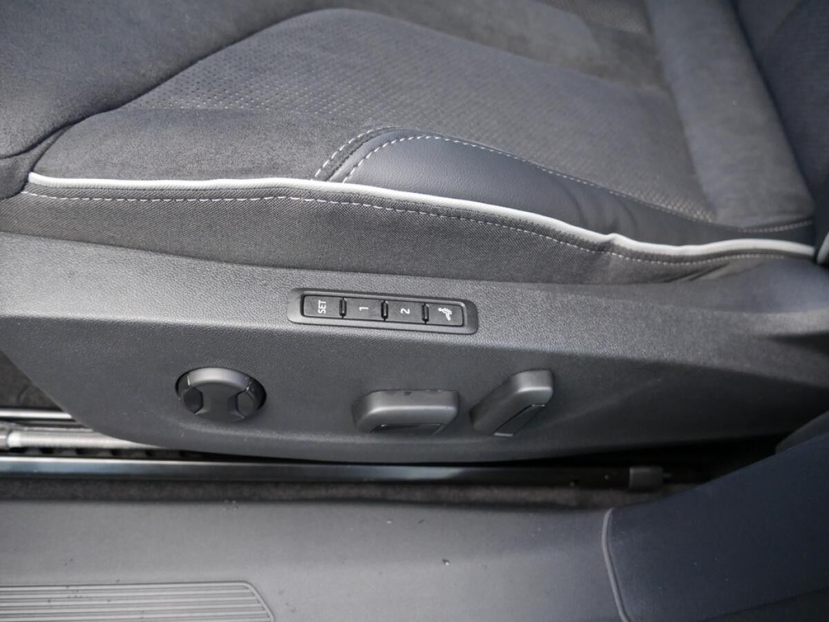 Skoda Elroq 85X Sportline 360° HUD LED LEDER PANO AHK *870*