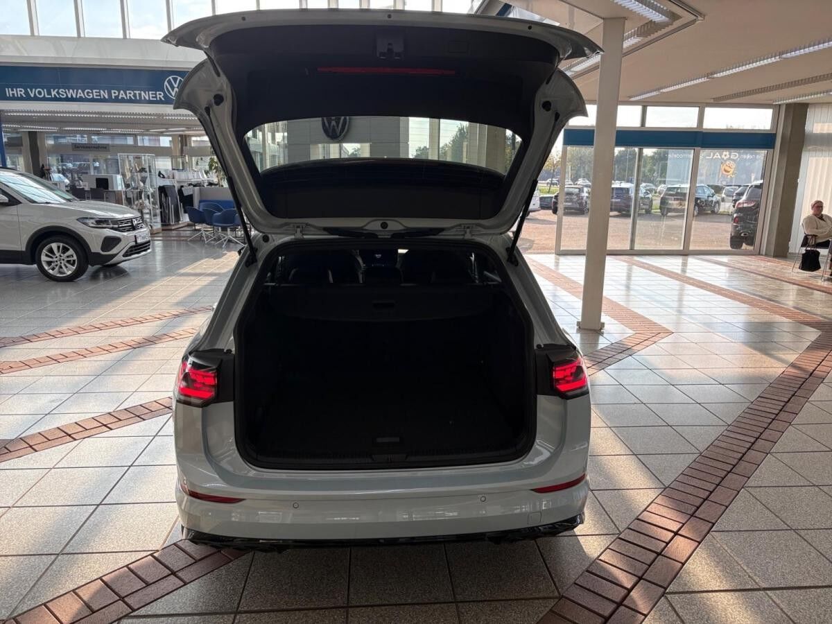 Volkswagen Golf Variant 1.5 TSI R-LINE *AHK *IQ.LIGHT *ACC *HuD *VIRTUAL *