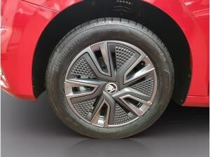 Skoda Fabia Tour 1.0 TSI DSG ACC LED DAB PDC RFK SHZ