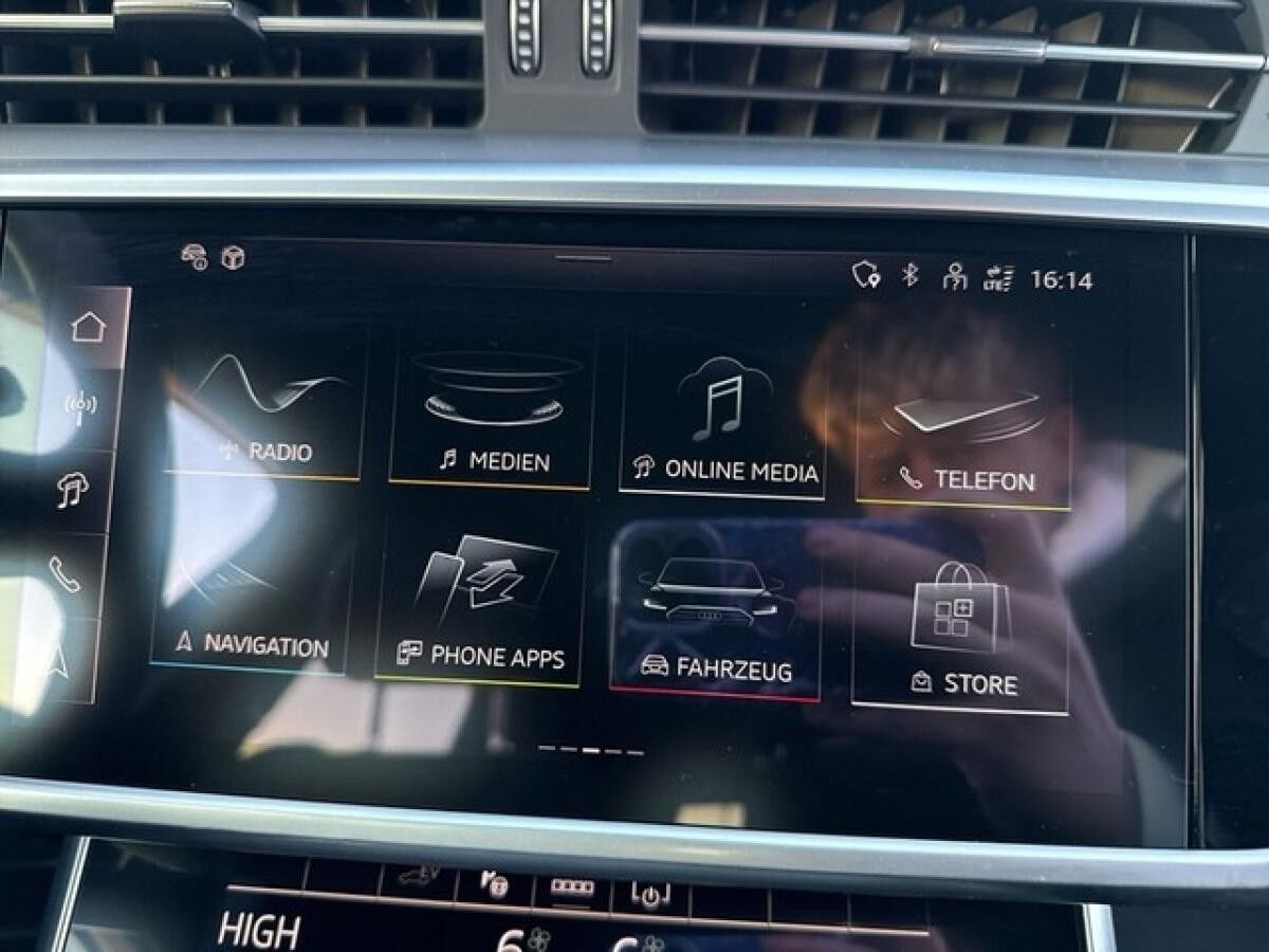 Audi A6 Avant S line 55 TFSI e quattro S tronic ACC