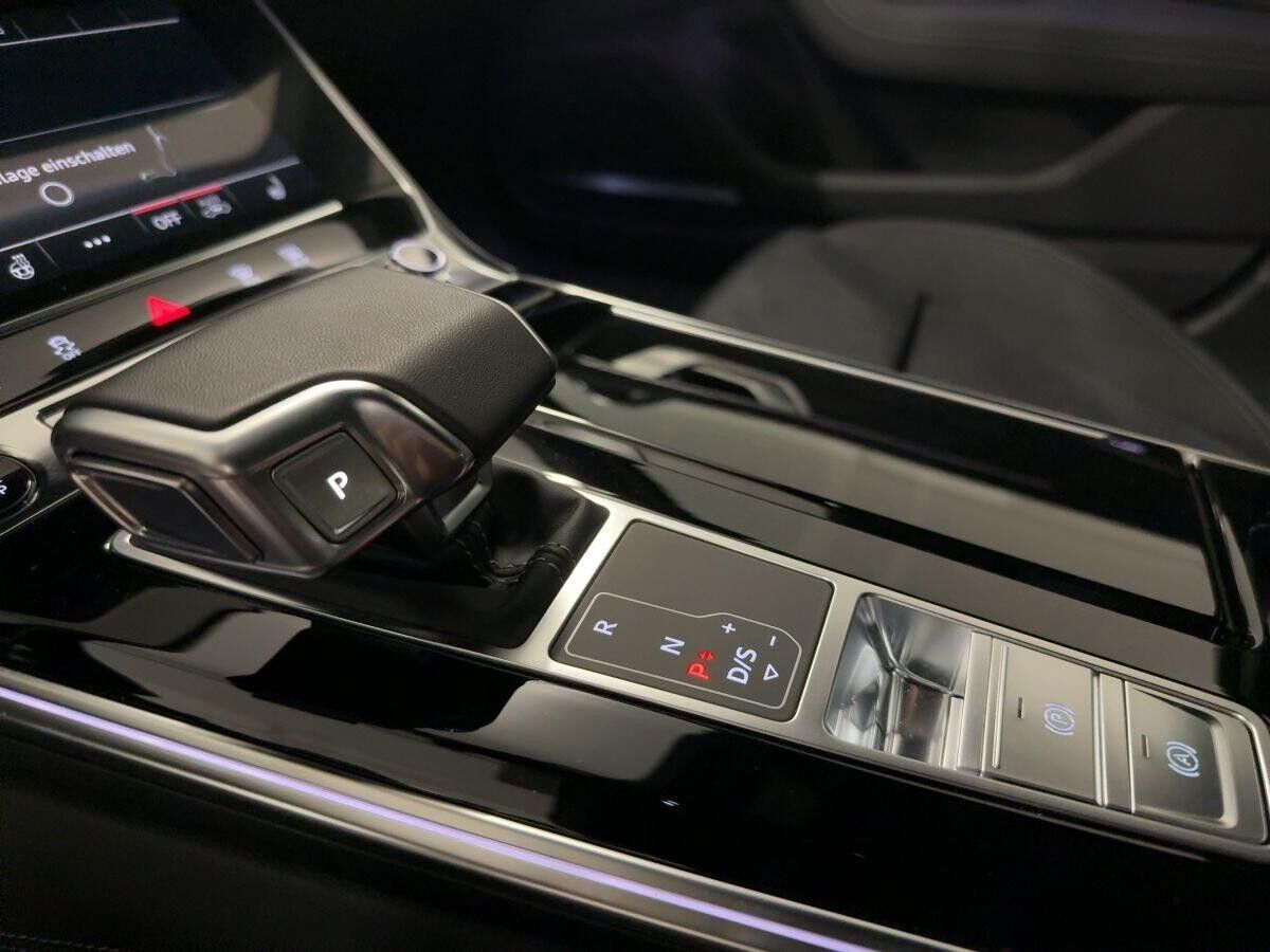 Audi A6 Avant S line 55 TFSI e qu.S tr. NAVI 360°K PANO MATRIX B&O