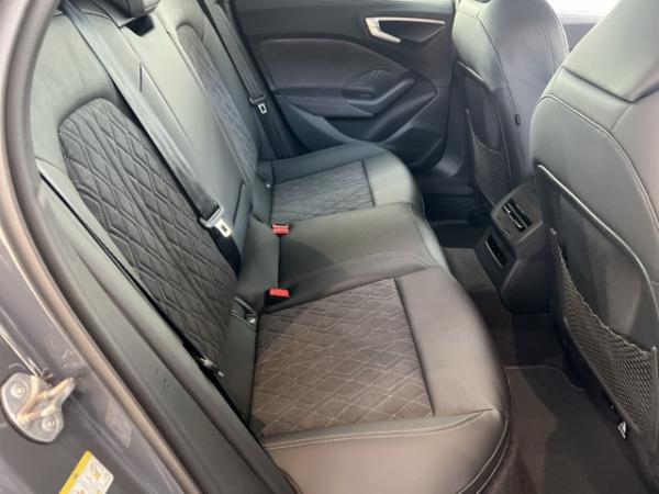 Audi A5 Avant e-hybrid quattro 270 kW S tronic AHK 20''