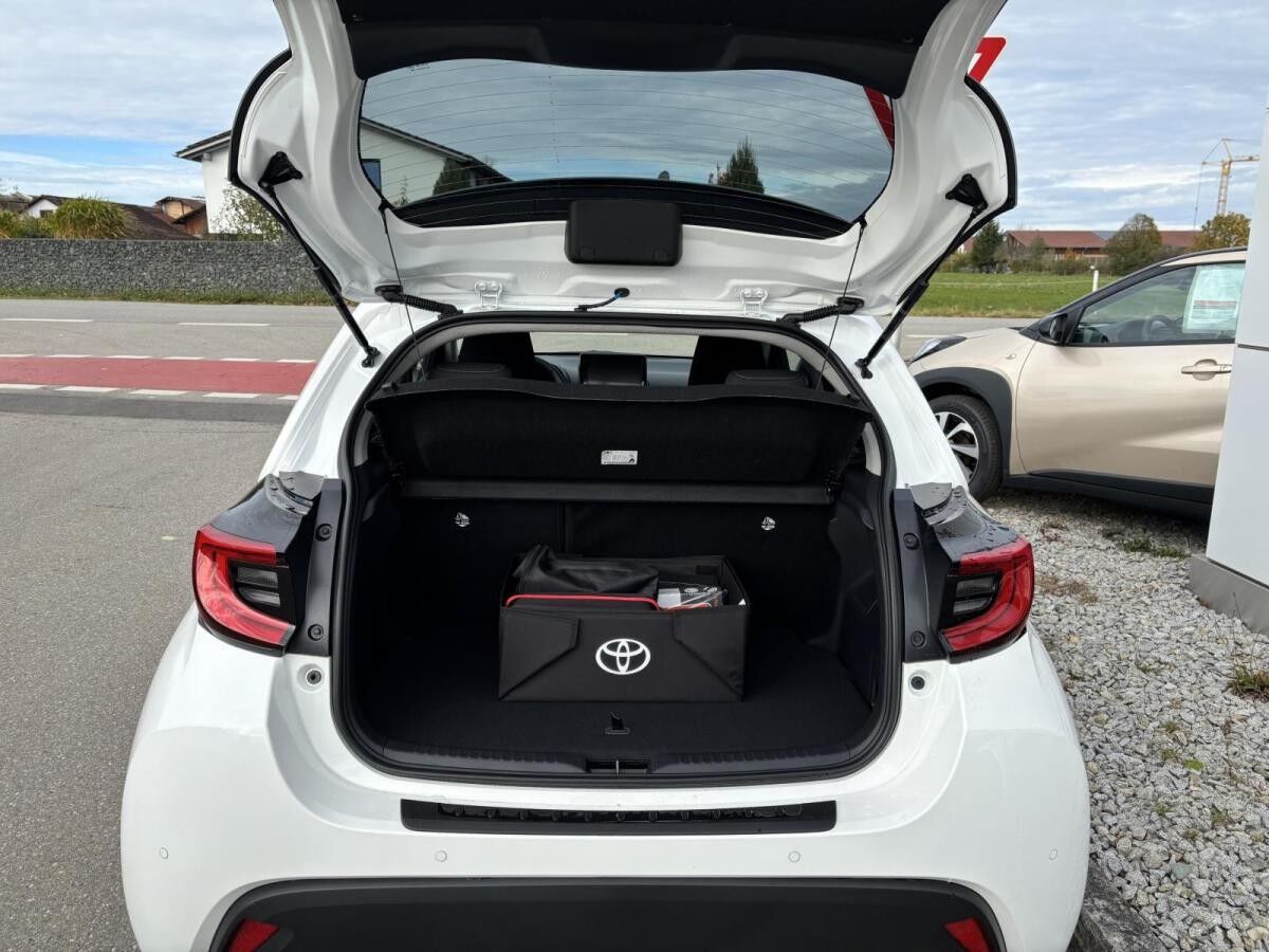 Toyota Yaris Hybrid Teamplayer mit Comfort Paket