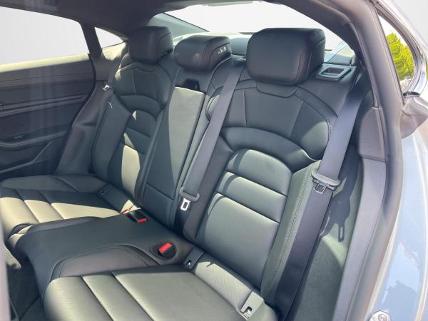 Porsche Taycan NEUES MODELL