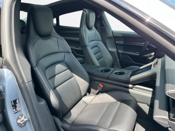 Porsche Taycan NEUES MODELL