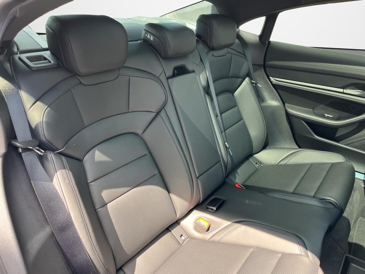 Porsche Taycan NEUES MODELL