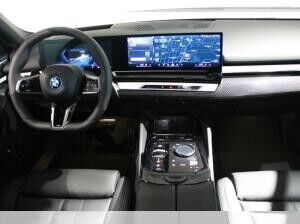 BMW i5 xDrive40 ab 07/2026 als Vorführwagen!
