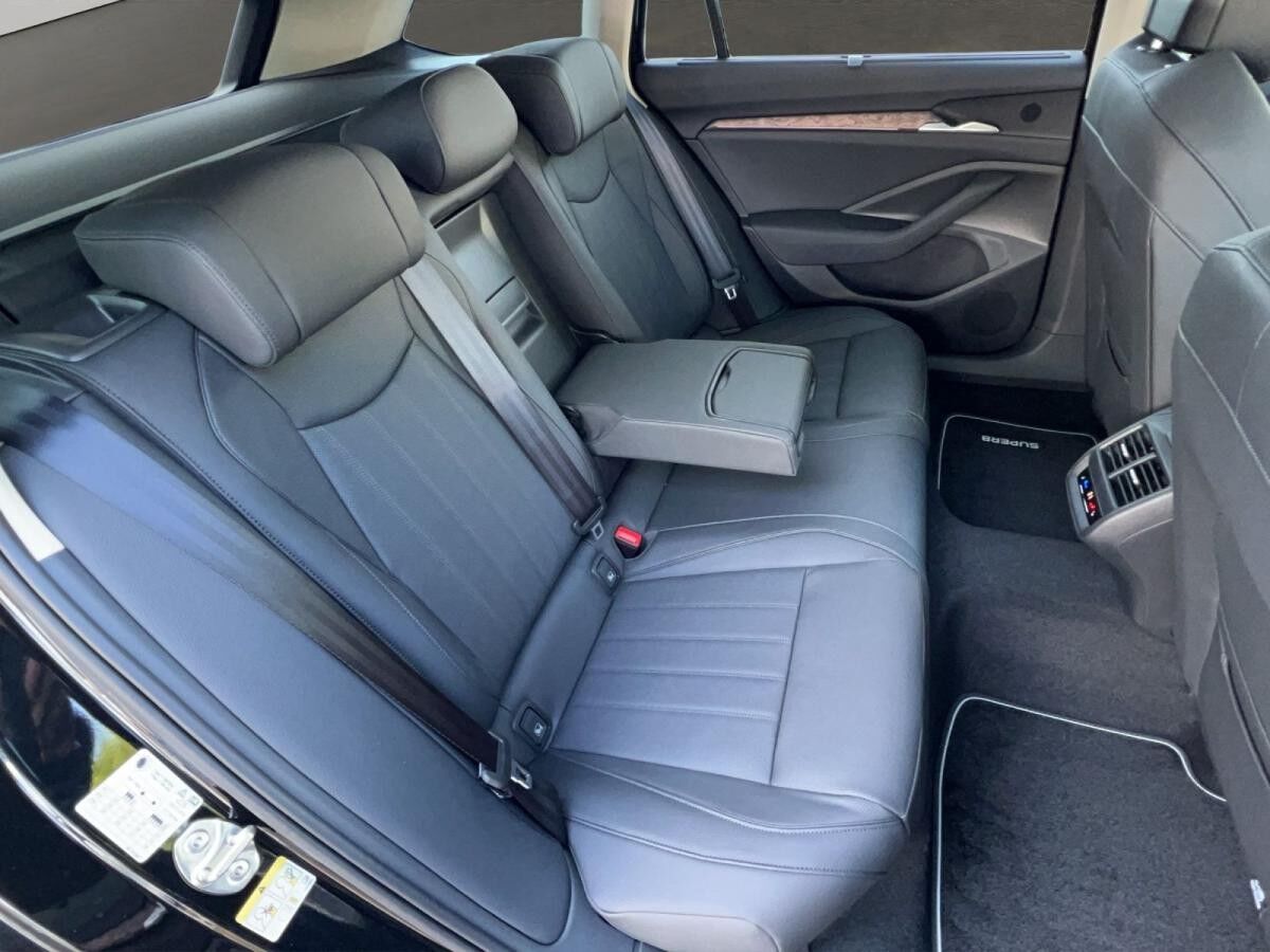 Skoda Superb 2.0 TSI DSG L&K Combi 4WD