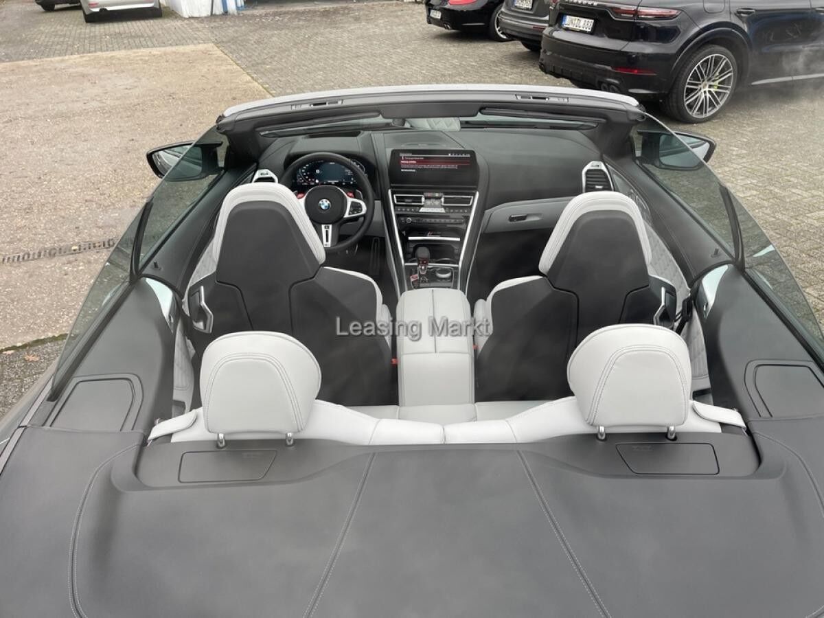 BMW M8 Competition xDrive Cabrio + M Carbon Paket