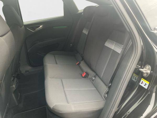 Audi Q4 e-tron Q4 Sportback 35 e-tron Advanced KAMERA ACC SHZ