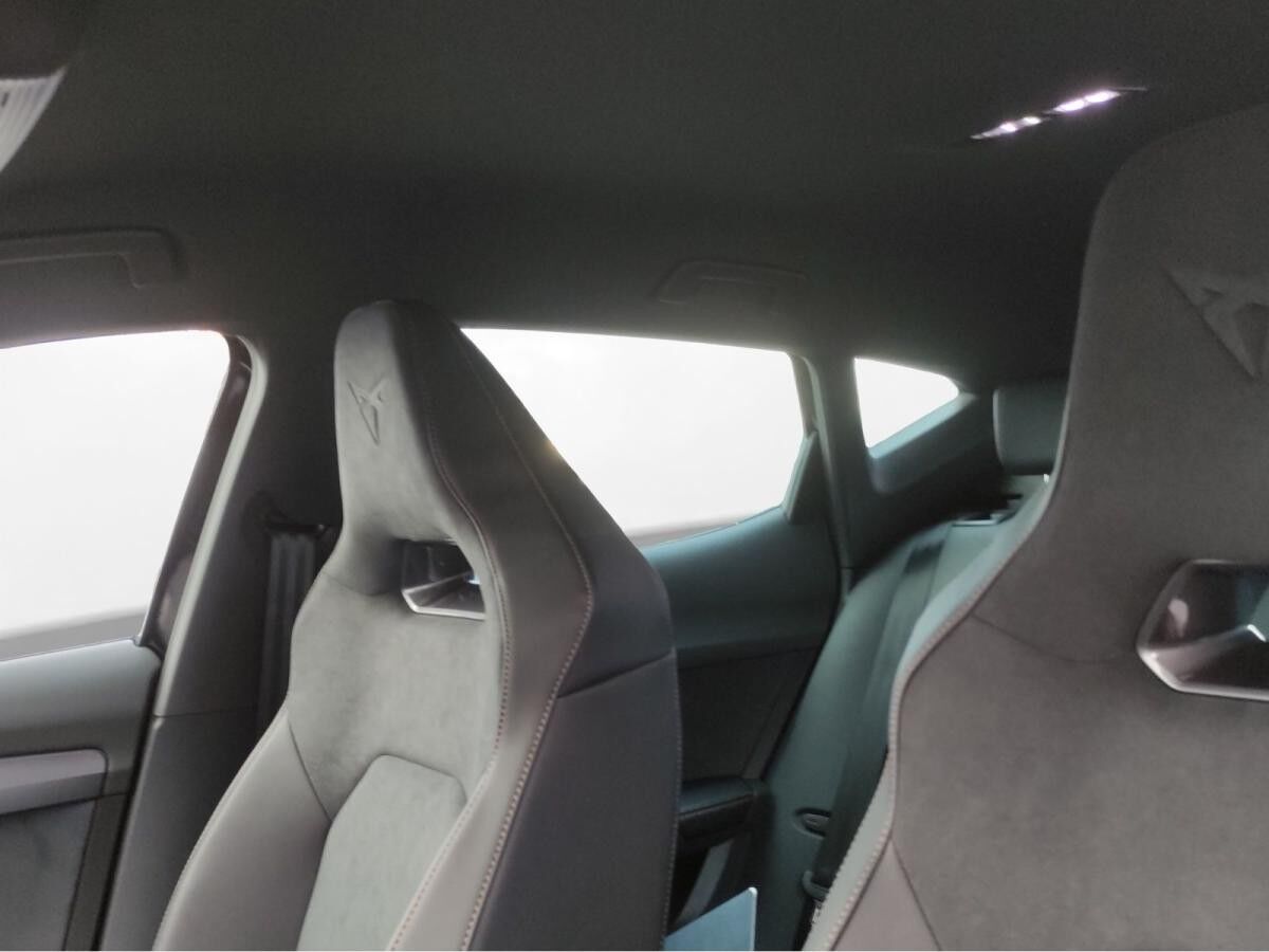 Cupra Formentor 1.5 e-HYBRID VZ Black Edition Cupra Formentor 1.5 e-HYBRID VZ Black Edition