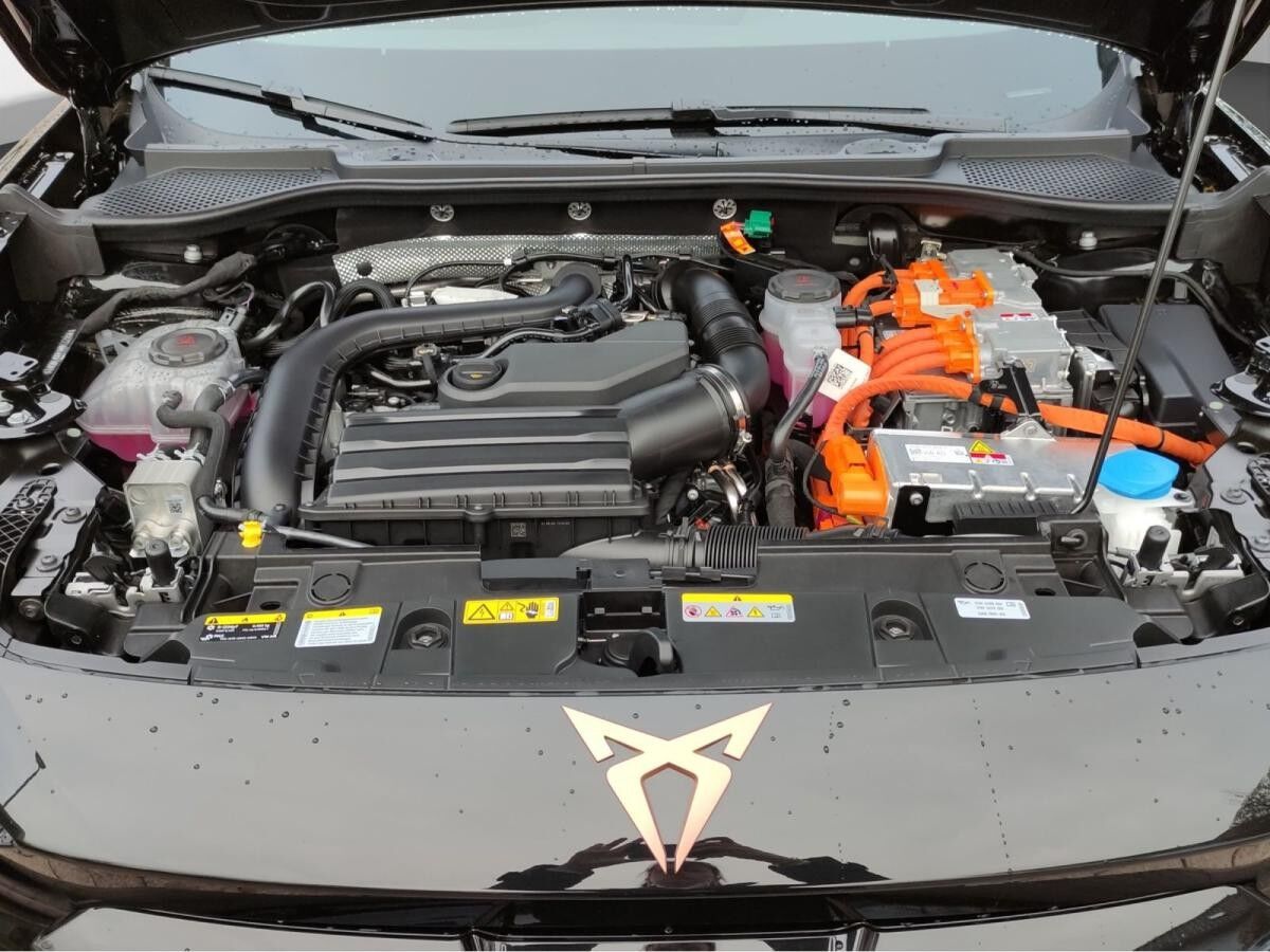 Cupra Formentor 1.5 e-HYBRID VZ Black Edition Cupra Formentor 1.5 e-HYBRID VZ Black Edition