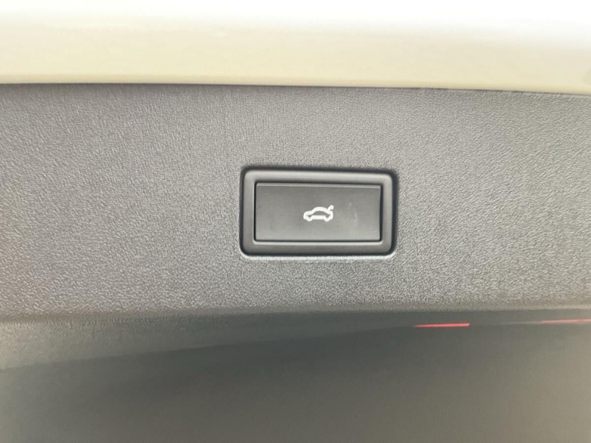 Volkswagen Tayron 1.5 Hybrid DSG R-Line Volkswagen Tayron 1.5 Hybrid DSG R-Line